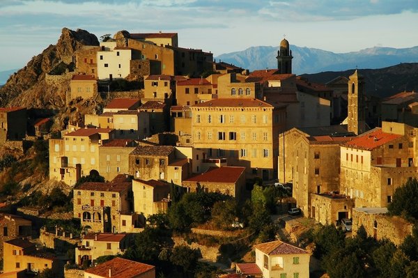Comment estimer la valeur d'une propriété en Corse ?